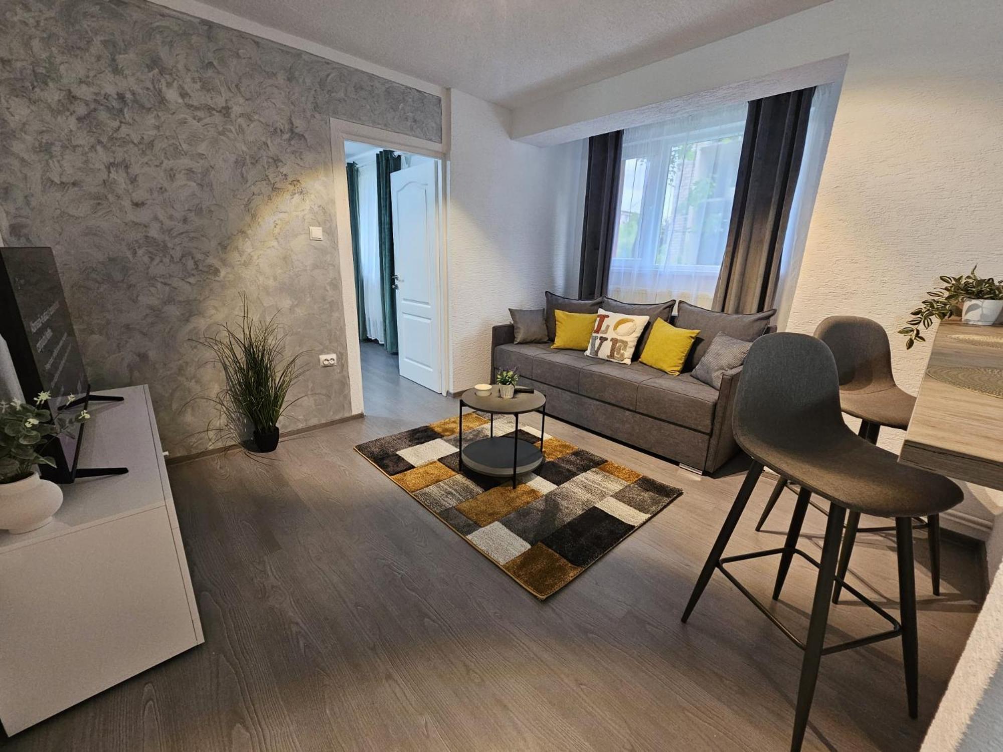 Mona Central Apartment Hunedoara Dış mekan fotoğraf
