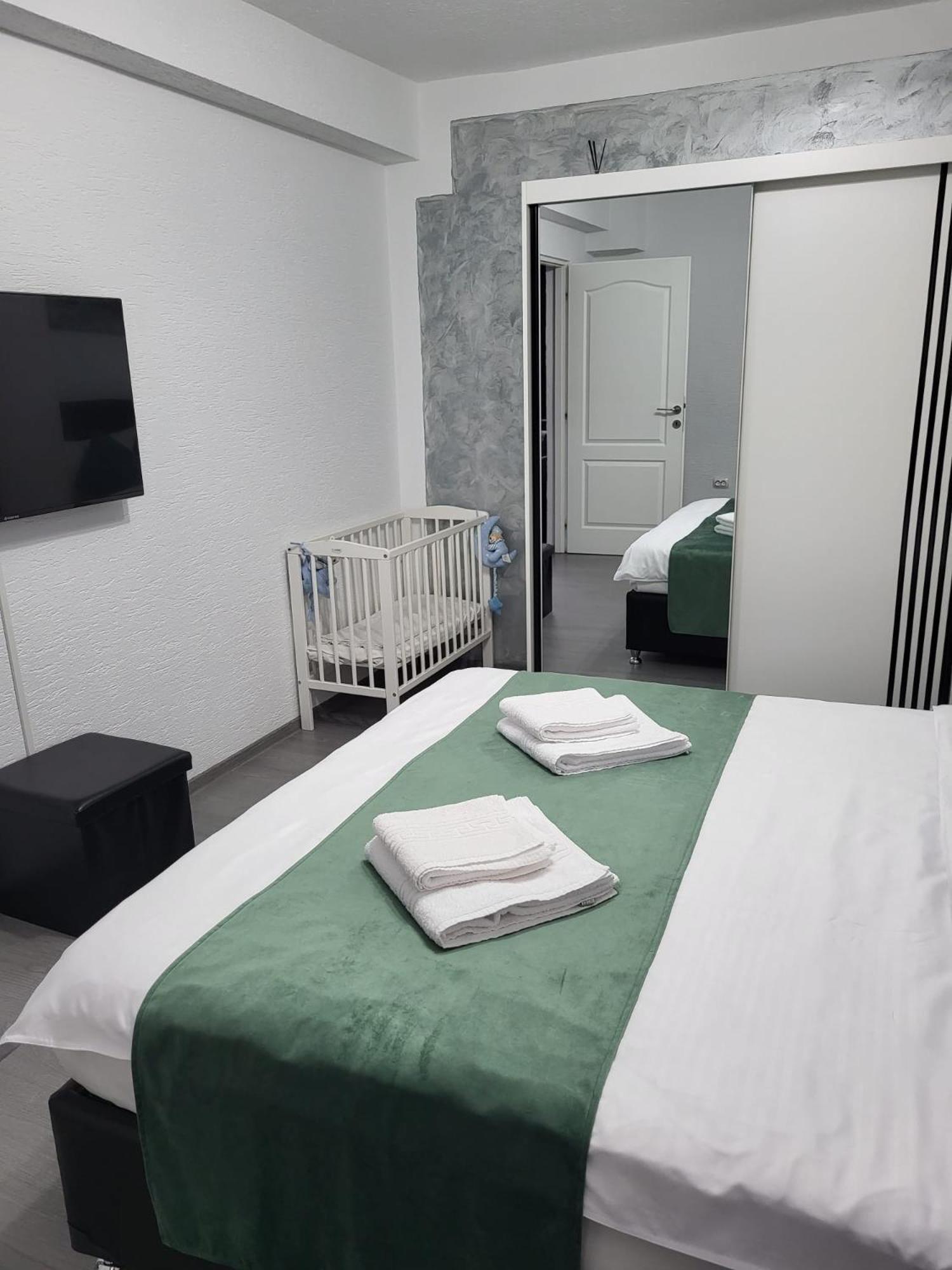Mona Central Apartment Hunedoara Dış mekan fotoğraf